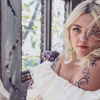 x and o elle king